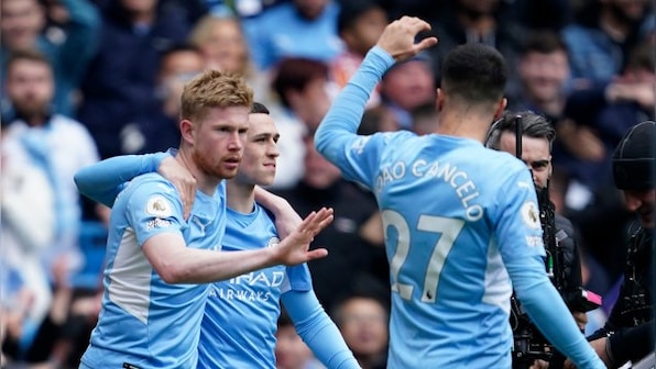 Premier League: Kyle Walker says title in 'Manchester City's hands' after Liverpool draw