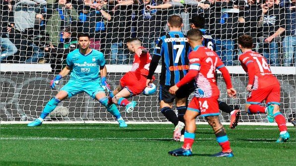 Serie A: Napoli see off Atalanta to move level with leaders AC Milan