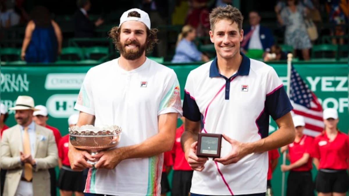 Reilly Opelka downs John Isner to win US Clay Court Championship title