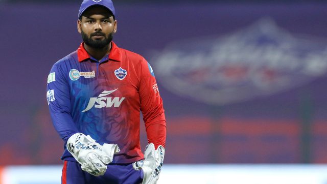 IPL 2022: 'Rishabh Pant welcome to Dhoni Academy', Twitter reacts as DC captain's last over antics create controversy IPL 2022: 'Rishabh Pant welcome to Dhoni Academy', Twitter reacts as DC captain's last over antics create controversy