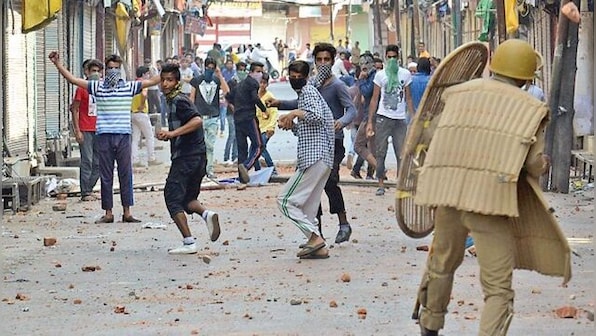 Uttar Pradesh: Two groups clash amid firing and stone pelting in Durgeshpur village