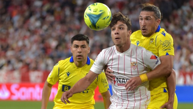 LaLiga: Sevilla move up to second despite Lucas Perez's wonderstrike in Cadiz draw LaLiga: Sevilla move up to second despite Lucas Perez's wonderstrike in Cadiz draw