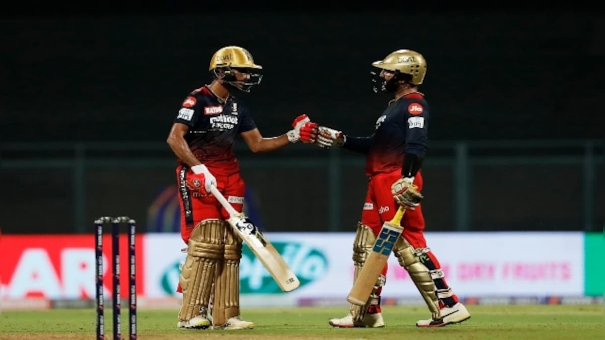 IPL 2022: ‘Never say never with DK’, Twitter in awe of Dinesh Karthik, Shahbaz Ahmed as RCB script stunning win over RR