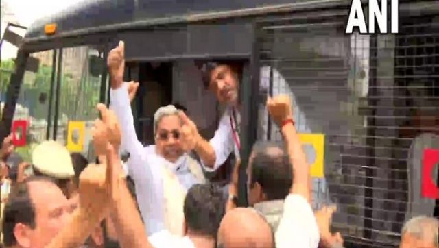 Karnataka contractor death: Congress' Shivakumar, Siddaramaiah detained in Bengaluru Karnataka contractor death: Congress' Shivakumar, Siddaramaiah detained in Bengaluru