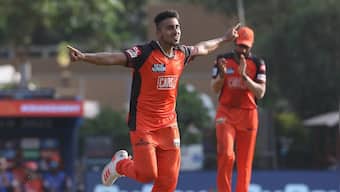 IPL 2022: 'Dale Steyn looked like a proud parent', Umran Malik sets Twitter on fire with fiery spell against PBKS