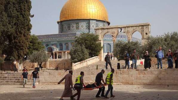 Jerusalem: More than 150 hurt in clashes with Israeli security forces at Al-Aqsa mosque