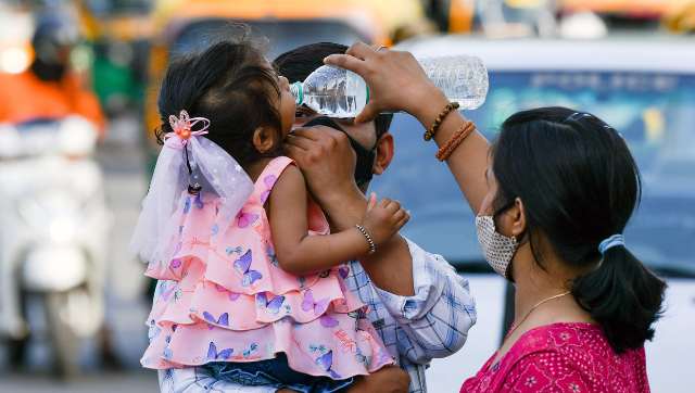 Delhi records maximum temperature at 40.8°C on Tuesday, heatwave predicted in coming days Delhi records maximum temperature at 40.8°C on Tuesday, heatwave predicted in coming days