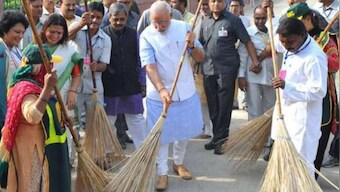 PM Modi hails Swacch Bharat Abhiyan, says India writing new stories in field of cleanliness