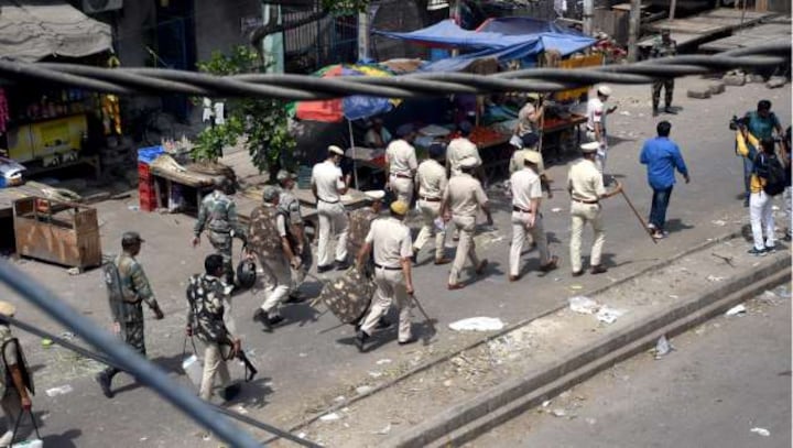 Violence rocks Delhi's Jahangirpuri again; families of accused throw stones at police
