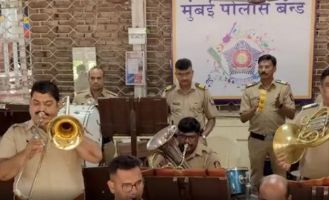 Watch: Mumbai Police band releases cover of Egyptian song 'Ya Mustafa', wins hearts Watch: Mumbai Police band releases cover of Egyptian song 'Ya Mustafa', wins hearts