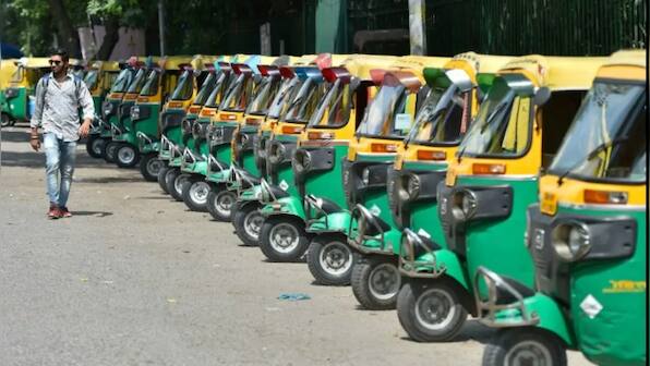 Delhi: App-based taxi drivers' strike to demand CNG subsidy, fare hike enters second day