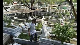 Grave injustice: New mafia rises in Karachi as grave crisis deepens