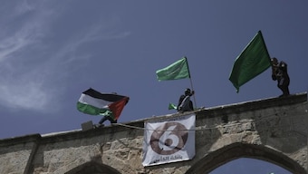 Israel closes crossing to Gaza workers after Hamas rocket attacks