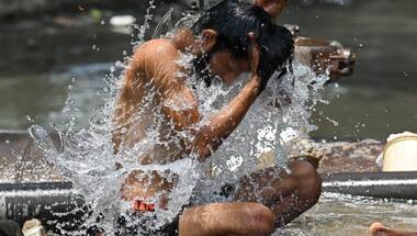The Weather Report: Dust storms, light rains expected to bring night tempatures down in Delhi