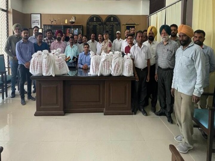 102 kg drugs concealed in Mulethi consignment seized at Attari border