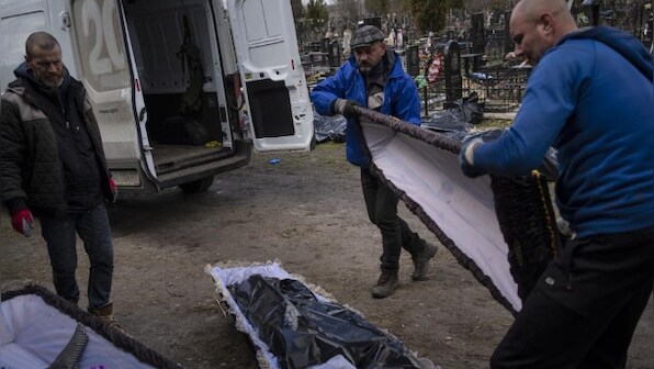 'Bodies carpeted through the streets': Mariupol mayor says siege has killed more than 10,000 civilians