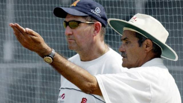 Metal plate removed from Nari Contractor's skull 60 years on Metal plate removed from Nari Contractor's skull 60 years on