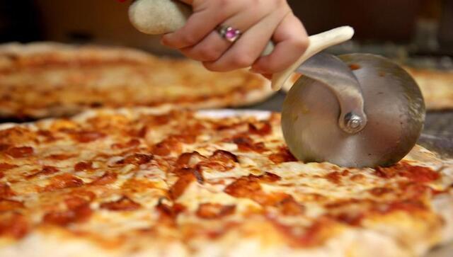 People order pizzas to show support for Ukraine; here's how People order pizzas to show support for Ukraine; here's how