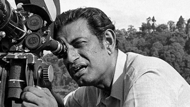 Kolkata International Film Festival 2022: Satyajit Ray's illustrations and Mitchel camera from 'Pather Panchali' at display Kolkata International Film Festival 2022: Satyajit Ray's illustrations and Mitchel camera from 'Pather Panchali' at display