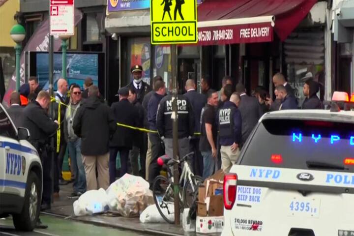 New York: Police hunt gunman who wounded 10 in Brooklyn subway attack