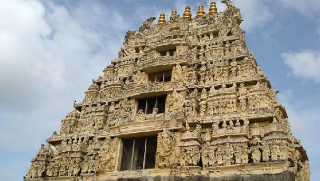 When temples in Karnataka and Kerala show how to live in communal harmony: One recites verses from Quran, another hosts iftar party When temples in Karnataka and Kerala show how to live in communal harmony: One recites verses from Quran, another hosts iftar party