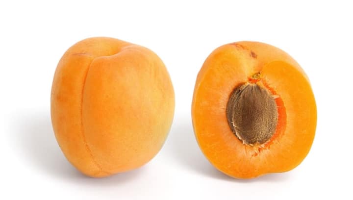 Nutritionist Lovneet Batra shares benefits of eating apricots, here is how it helps to stay healthy
