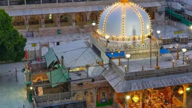 Mausoleum of Sufi saint Moinuddin Chisti in Ajmer was once a temple, claims Hindu outfit Mausoleum of Sufi saint Moinuddin Chisti in Ajmer was once a temple, claims Hindu outfit