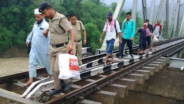 Manipur sends relief materials, personnel to flood-hit Assam Manipur sends relief materials, personnel to flood-hit Assam