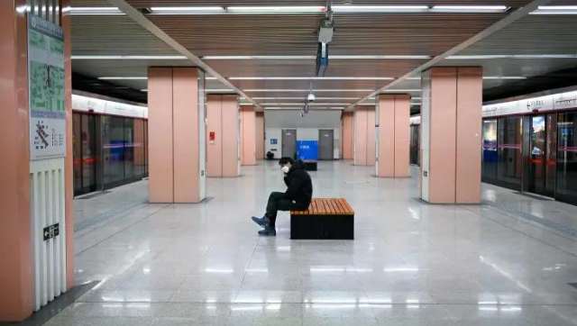 Beijing closes subway stations to restrict movement amid spike in COVID-19 cases Beijing closes subway stations to restrict movement amid spike in COVID-19 cases