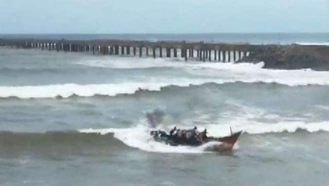 Cyclone asani: fishermen out in sea despite warning narrowly escape as boats capsize off odisha’s ganjam coast; watch