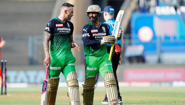 Faf du Plessis reveals he contemplated retiring out to give Dinesh Karthik a go at SRH Faf du Plessis reveals he contemplated retiring out to give Dinesh Karthik a go at SRH