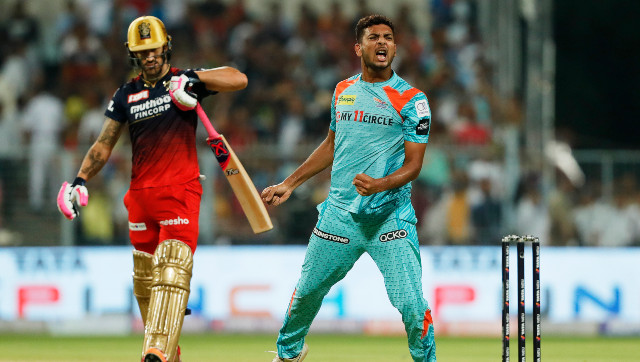 IPL 2022: RCB skipper Faf du Plessis dismissed for a golden duck by Mohsin Khan IPL 2022: RCB skipper Faf du Plessis dismissed for a golden duck by Mohsin Khan