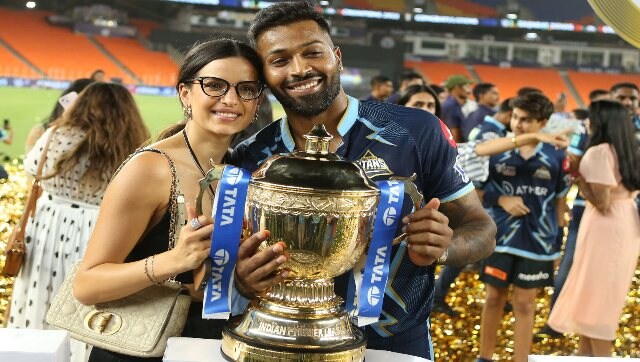 Watch: Hardik Pandya consoles emotional Natasha Stankovic after Gujarat ...