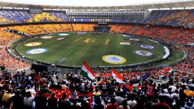 IPL enters Guinness World Records with largest cricket jersey, watch video IPL enters Guinness World Records with largest cricket jersey, watch video