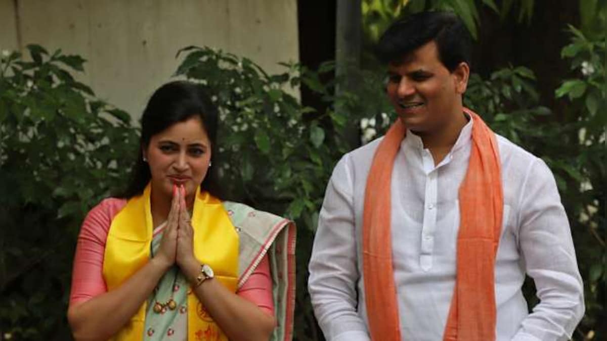 Hanuman Chalisa row: Mumbai police say won't arrest Navneet Rana, her MLA-husband Ravi Rana till 9 June