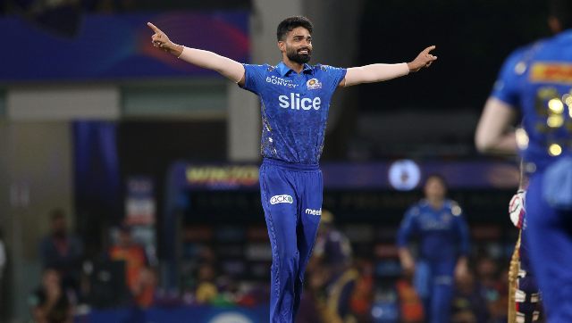 Watch: MI spinner Kumar Kartikeya gets match-ball signed from MS Dhoni, flaunts prized possession Watch: MI spinner Kumar Kartikeya gets match-ball signed from MS Dhoni, flaunts prized possession