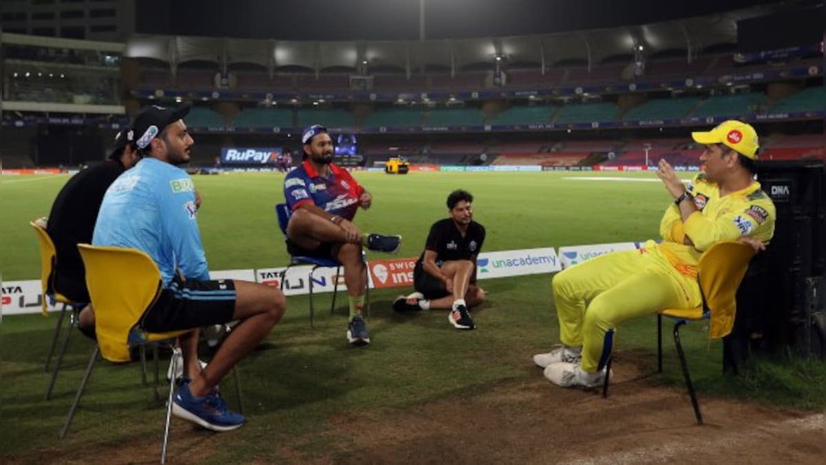 Rishabh Pant and Delhi Capitals players attend MS Dhoni's 'roundtable master class'