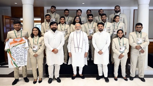 O primeiro-ministro Narendra Modi hospeda o contingente dos Deaflympics e os elogia por trazer 'orgulho e glória à Índia'