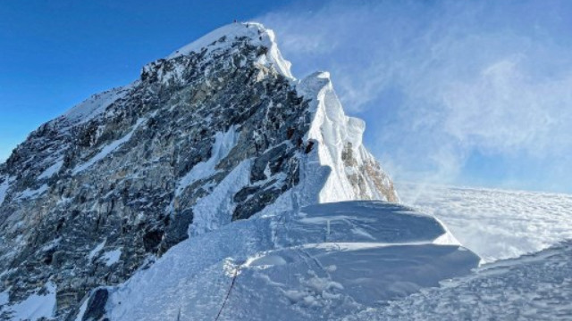 China sets up weather station atop Mount Everest: All you need to know about it China sets up weather station atop Mount Everest: All you need to know about it