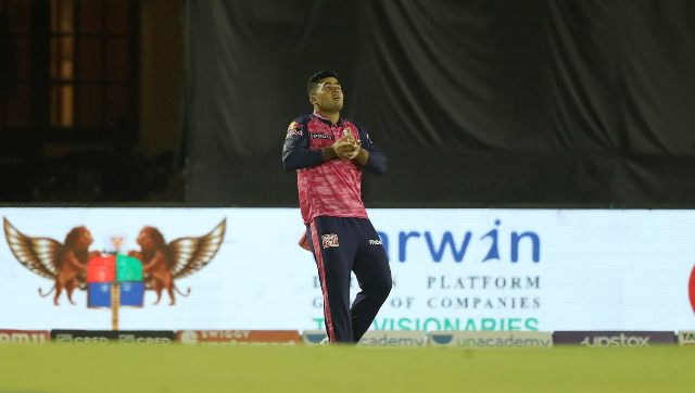 Riyan Parag’s cheeky gesture at third umpire during RR vs LSG contest leaves commentators, fans angry Riyan Parag’s cheeky gesture at third umpire during RR vs LSG contest leaves commentators, fans angry