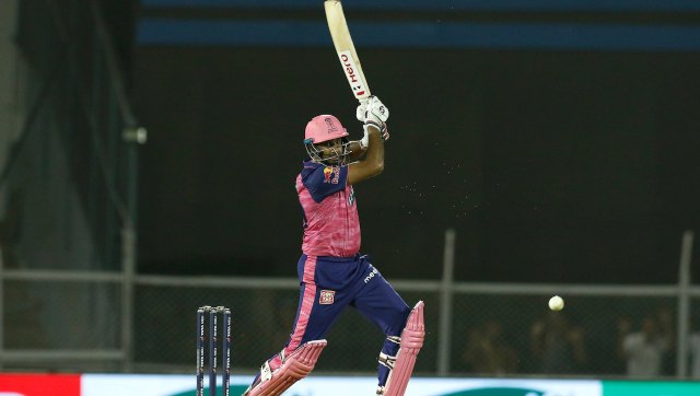 IPL 2022: 'No off days' for Rajasthan Royals spinner R Ashwin as he plays chess aboard flight to Kolkata IPL 2022: 'No off days' for Rajasthan Royals spinner R Ashwin as he plays chess aboard flight to Kolkata