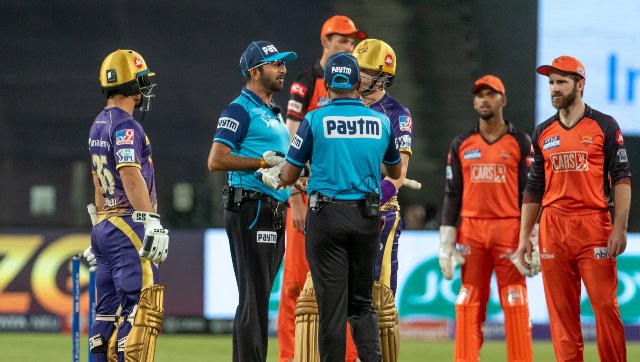 IPL 2022: Rinku Singh protests against umpire's decision as DRS controversy headlines KKR vs SRH game IPL 2022: Rinku Singh protests against umpire's decision as DRS controversy headlines KKR vs SRH game