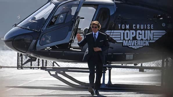 Watch: Tom Cruise arrives in a helicopter for Top Gun: Maverick premiere at San Diego