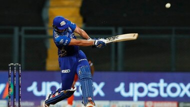 Watch: Tim David smashes 114m six at Wankhede, clobbers 26 runs in Natarajan's 18th over