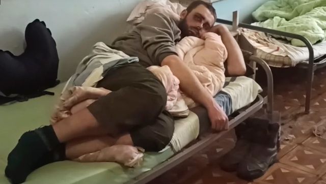 Red Cross registers hundreds of Ukrainian prisoners of war from Mariupol Red Cross registers hundreds of Ukrainian prisoners of war from Mariupol