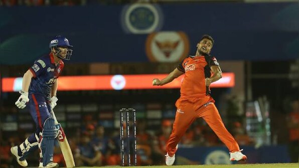 IPL 2022: Twitter goes berserk as Umran Malik bowls a 157 kmph thunderbolt in DC vs SRH match