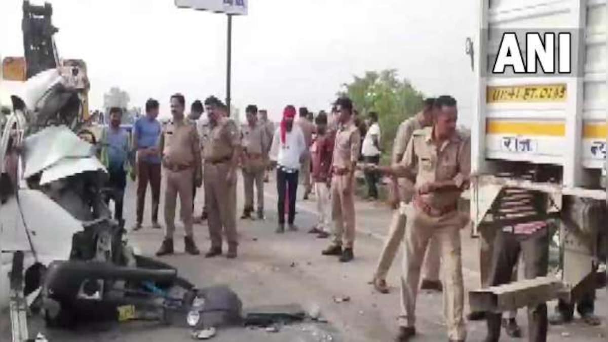 Uttar Pradesh: Seven people returning from Delhi AIIMS die after ambulance collides with truck in Bareilly