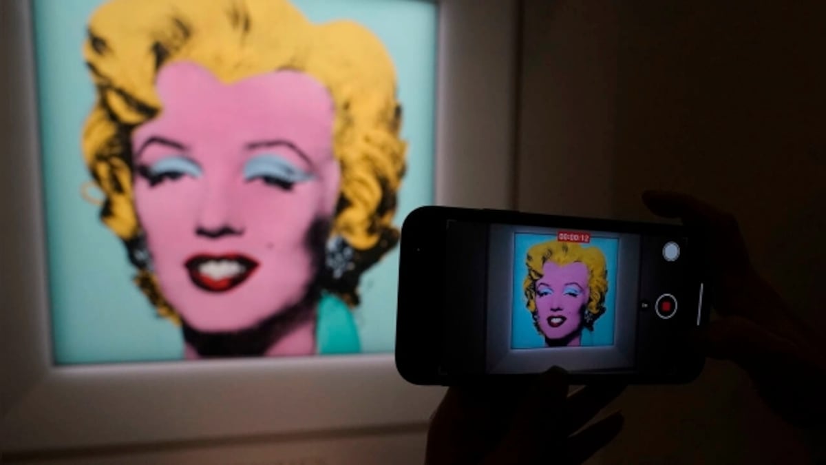 Warhol portrait of Marilyn Monroe fetches record-setting $195 million at auction