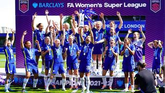 Chelsea beat Manchester United for third Women's Super League title on the trot