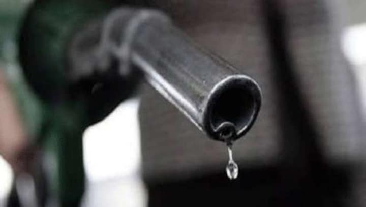 Gas prices sting US workers who depend on their cars